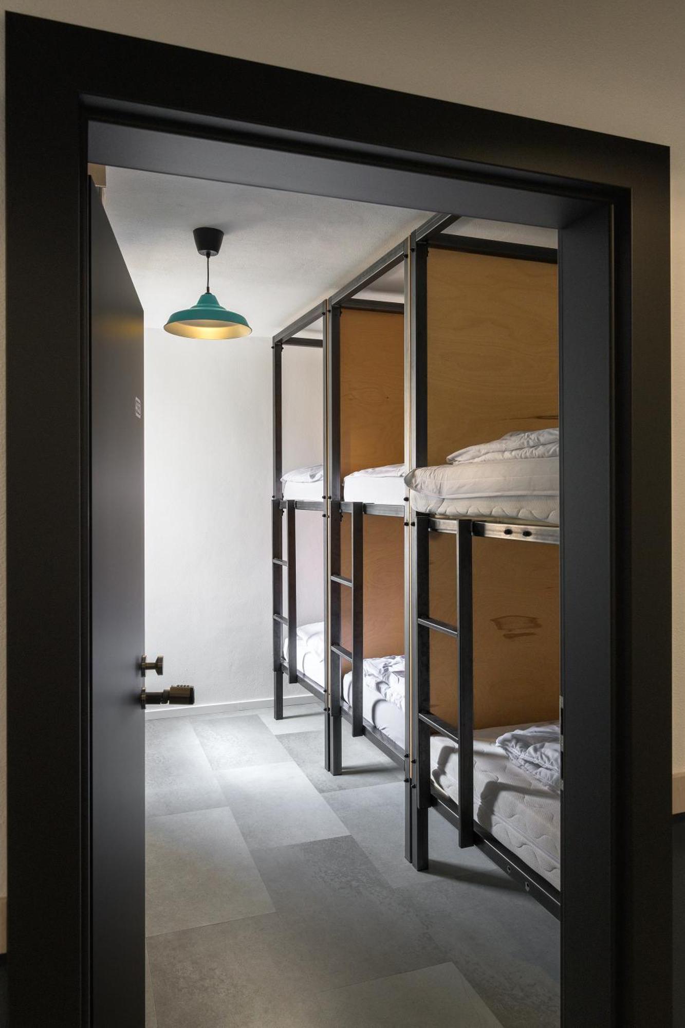 Izy Stay Hostel Pozsony Kültér fotó