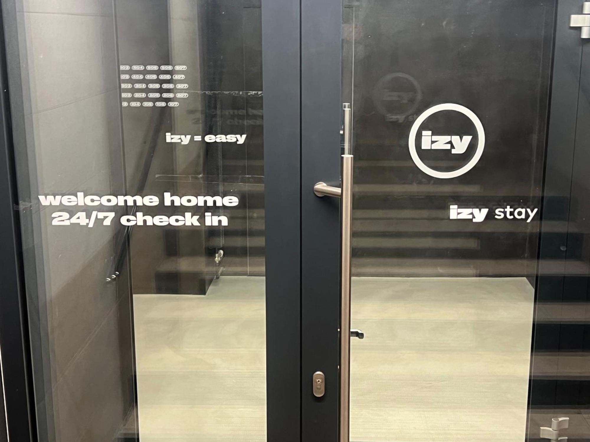 Izy Stay Hostel Pozsony Kültér fotó
