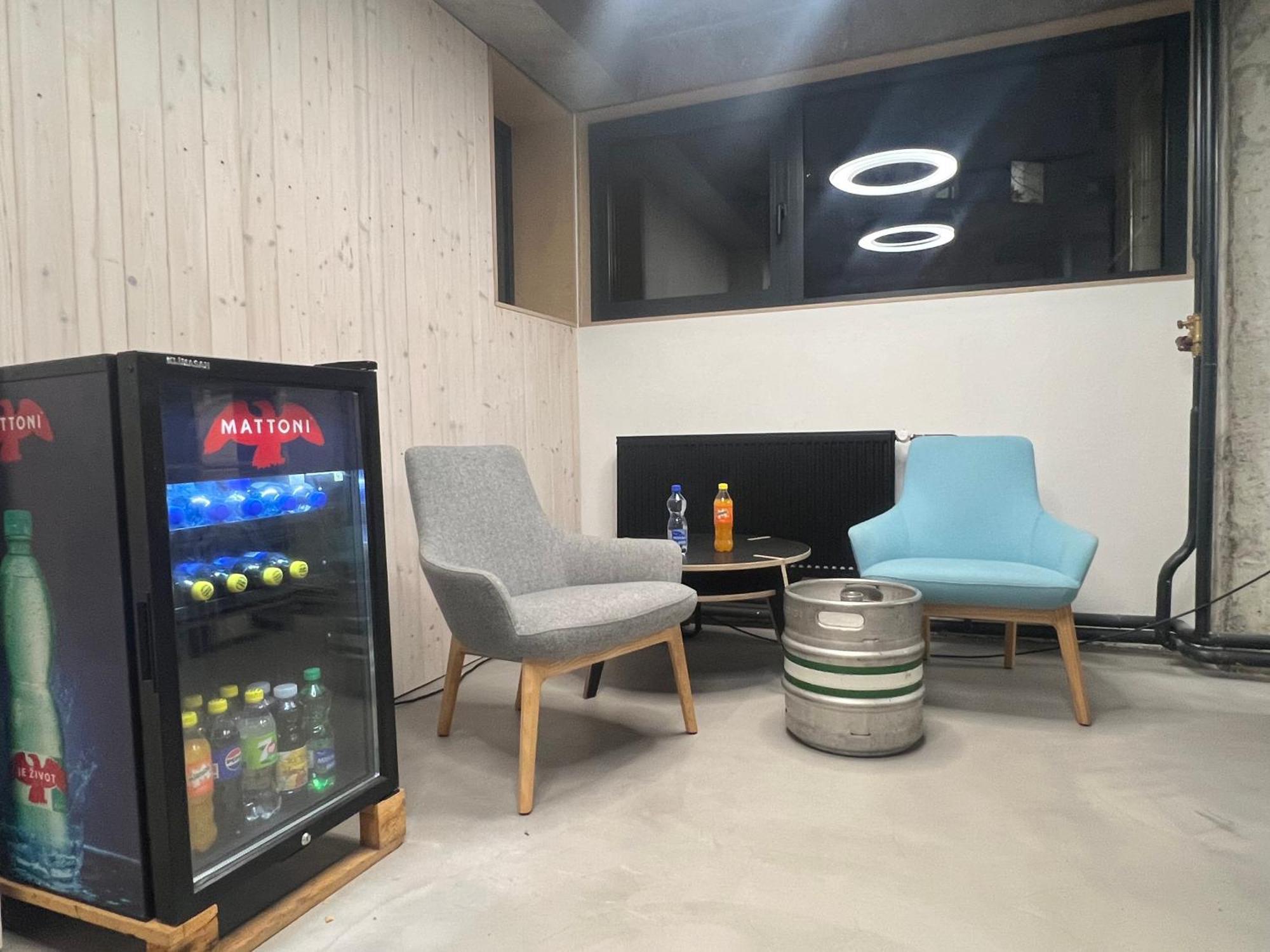 Izy Stay Hostel Pozsony Kültér fotó