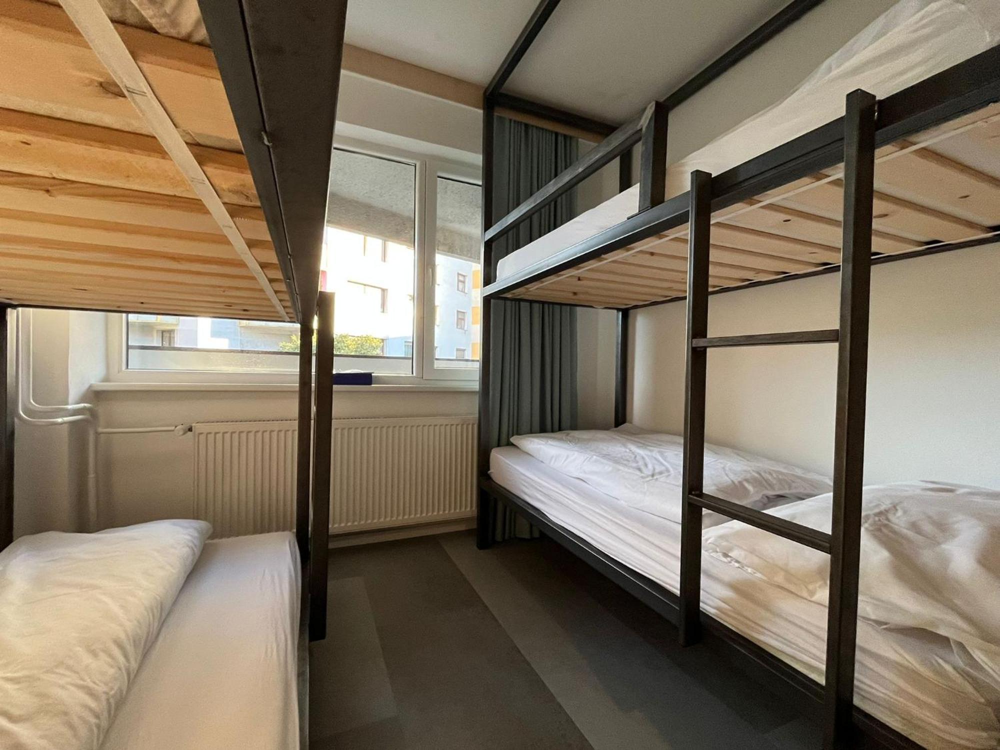 Izy Stay Hostel Pozsony Kültér fotó