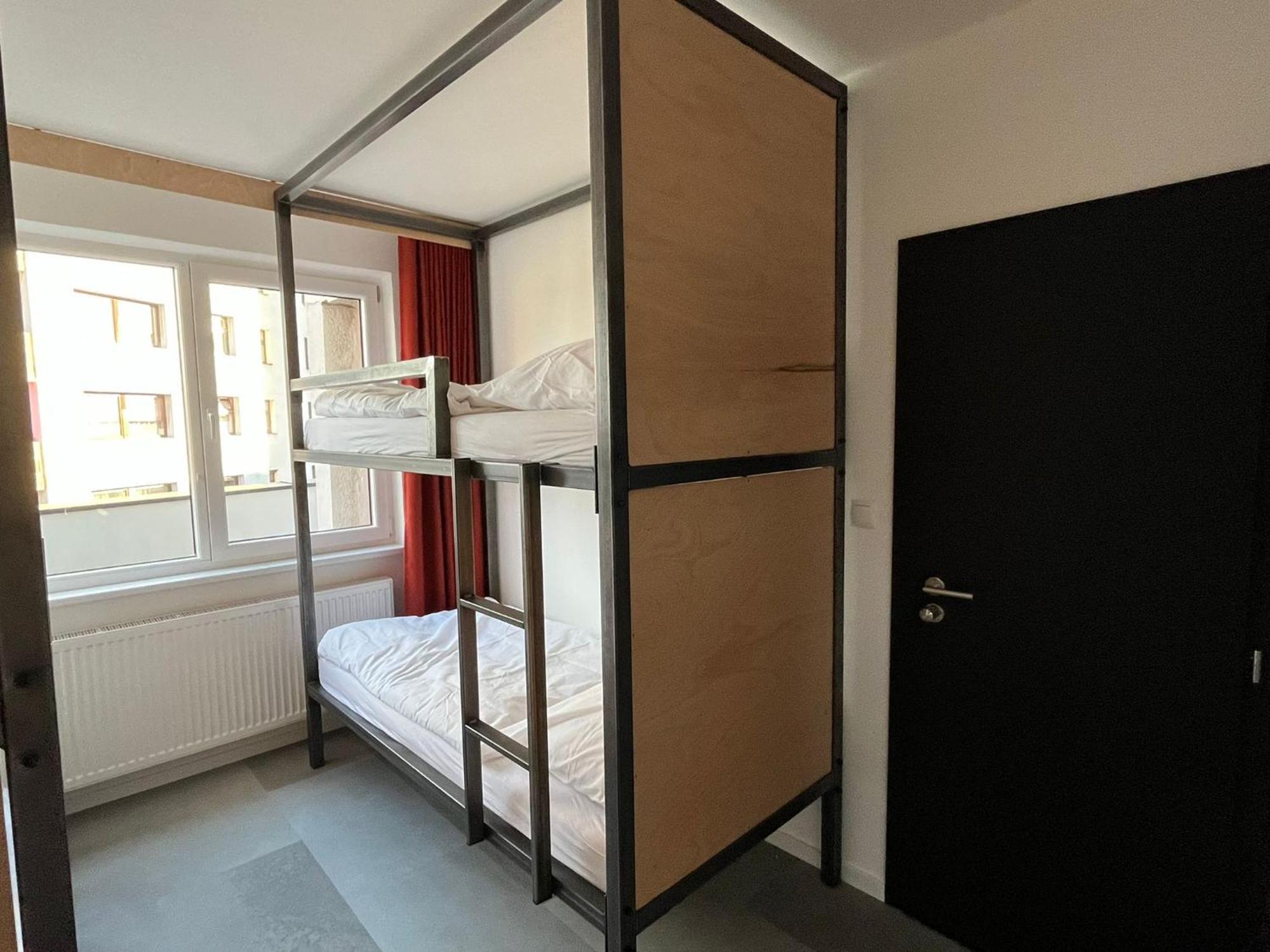 Izy Stay Hostel Pozsony Kültér fotó