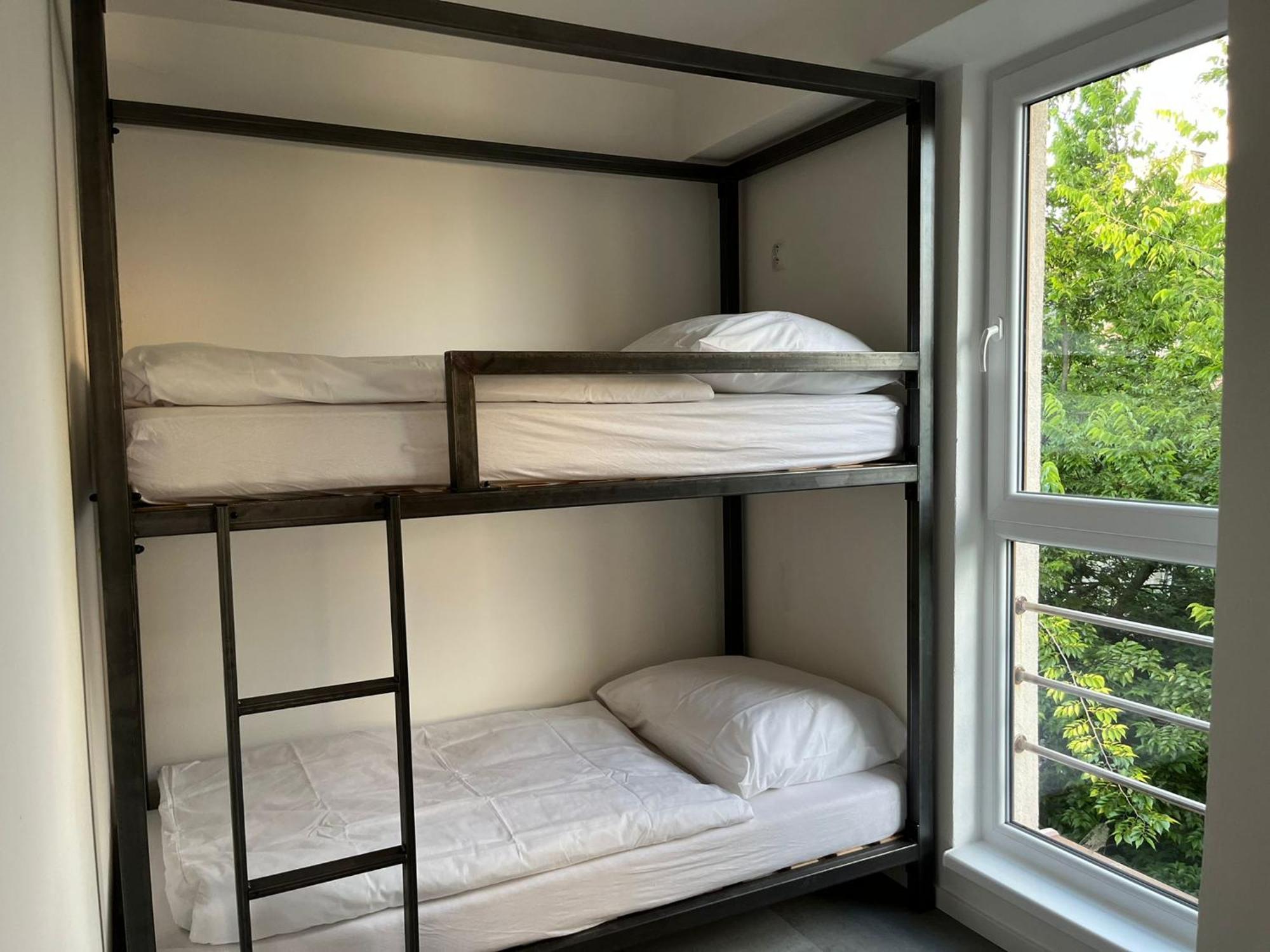 Izy Stay Hostel Pozsony Kültér fotó