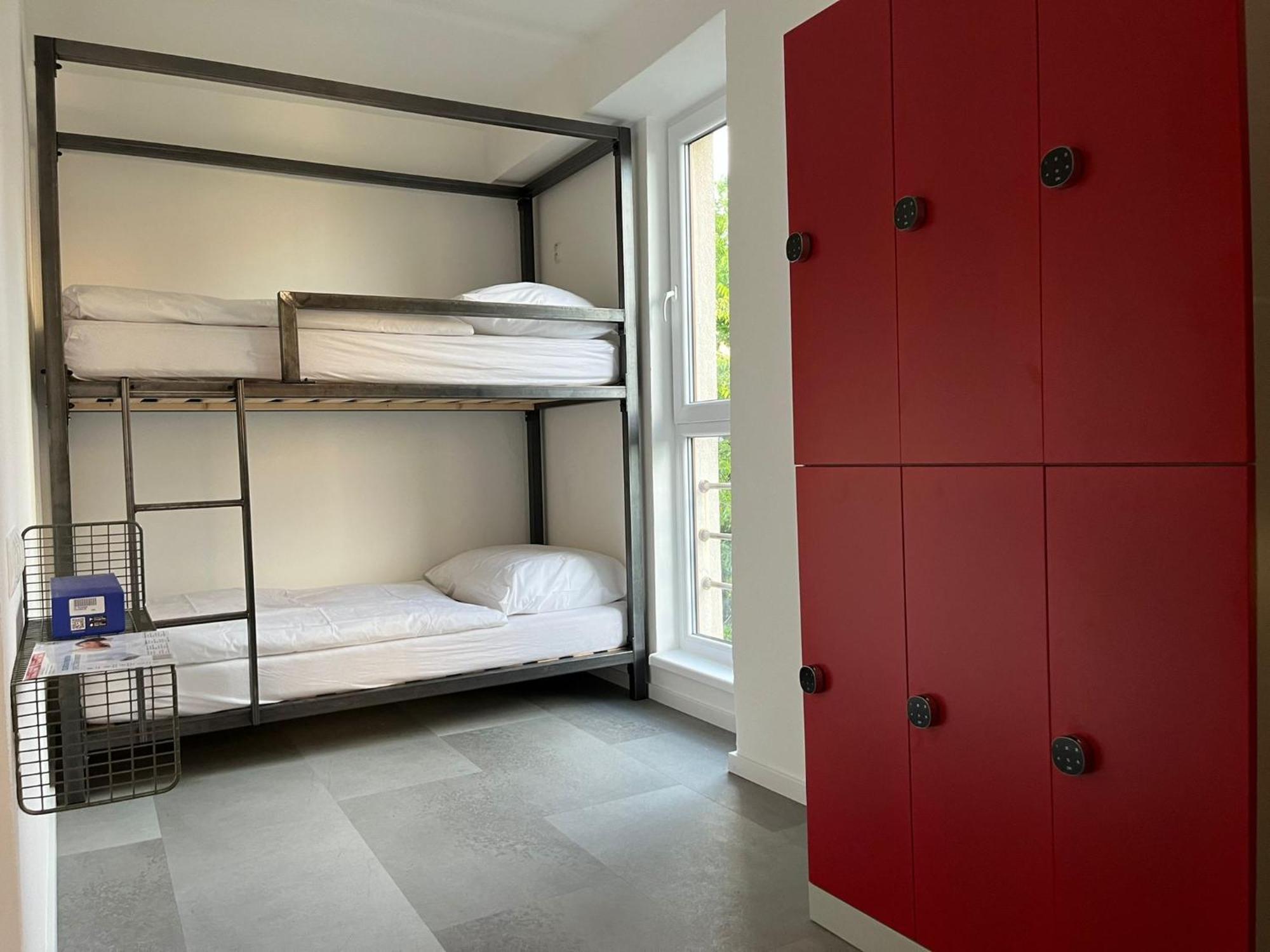 Izy Stay Hostel Pozsony Kültér fotó