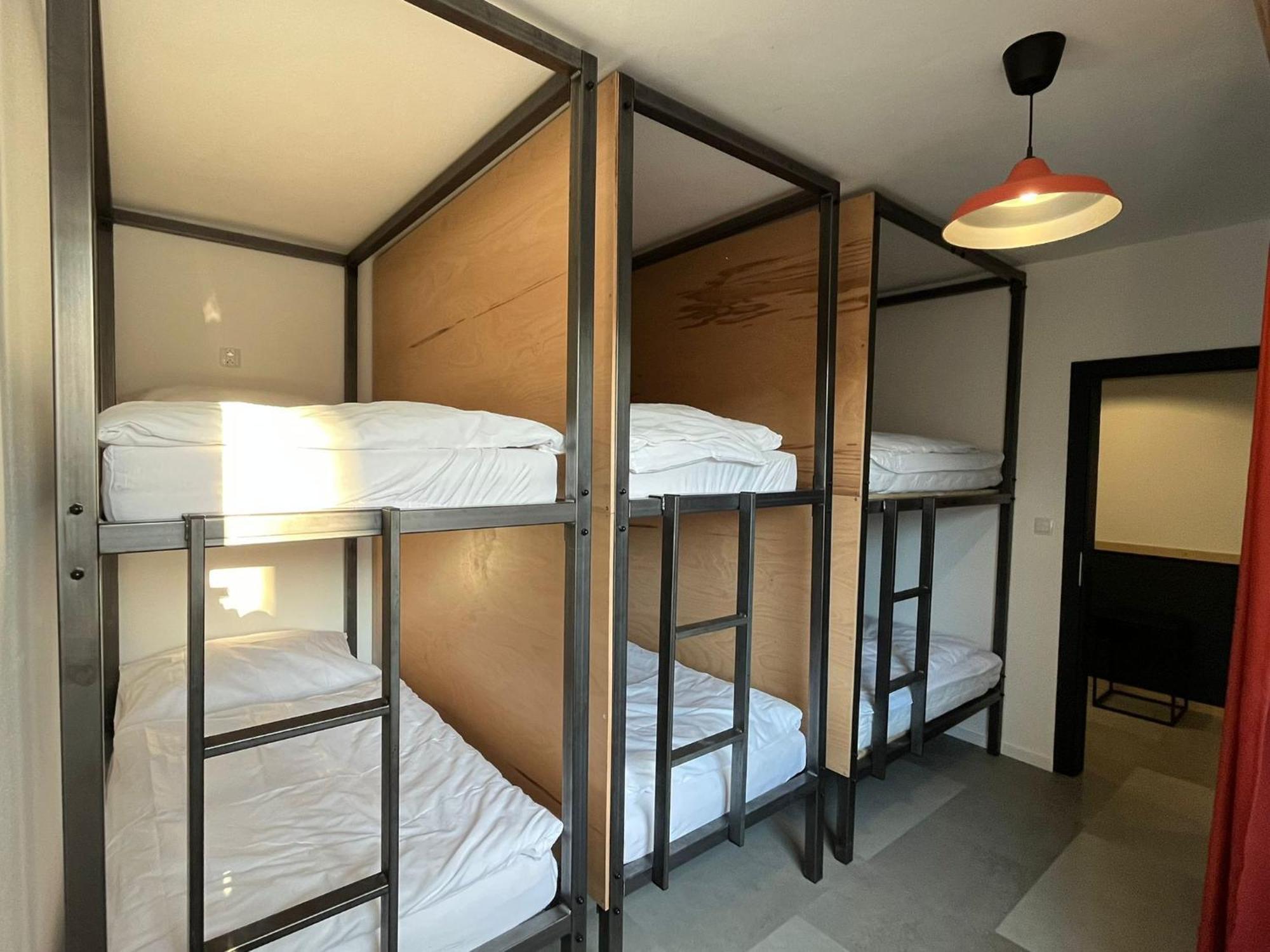 Izy Stay Hostel Pozsony Kültér fotó