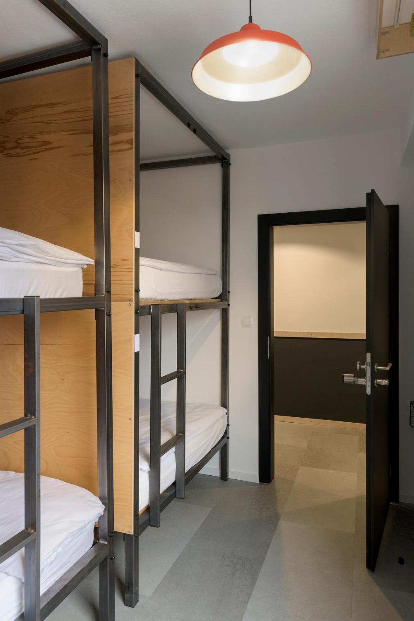 Izy Stay Hostel Pozsony Kültér fotó