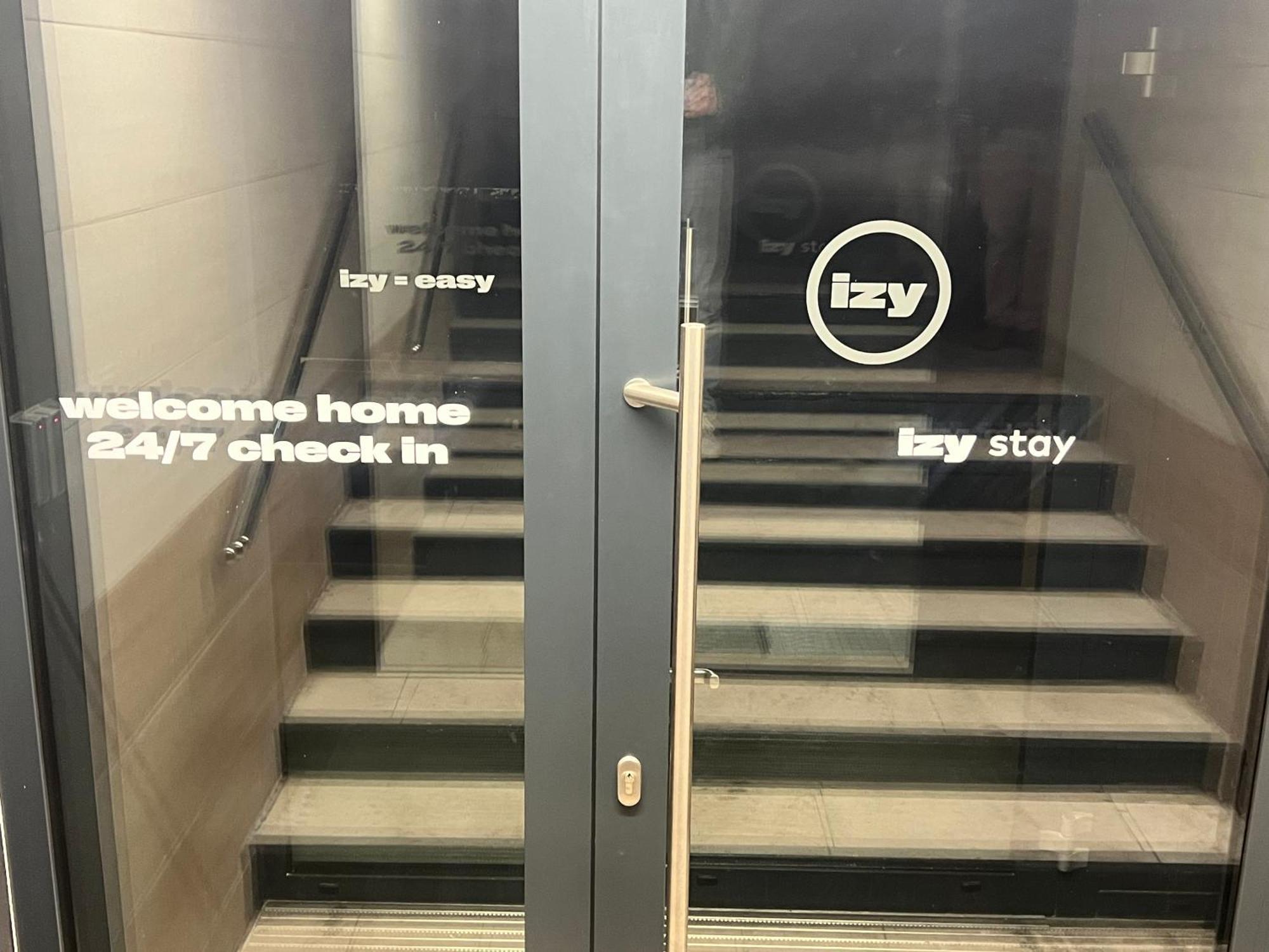 Izy Stay Hostel Pozsony Kültér fotó